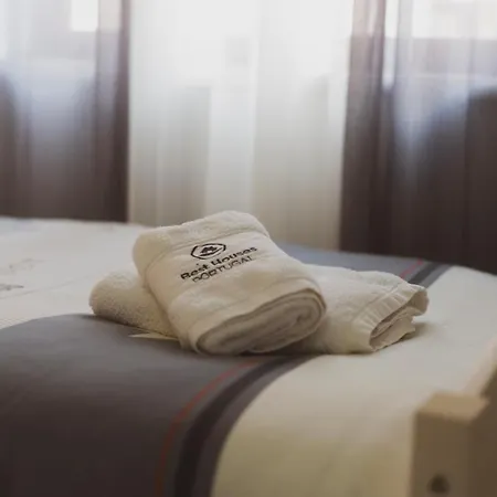 20 - Lovely - Daire Peniche